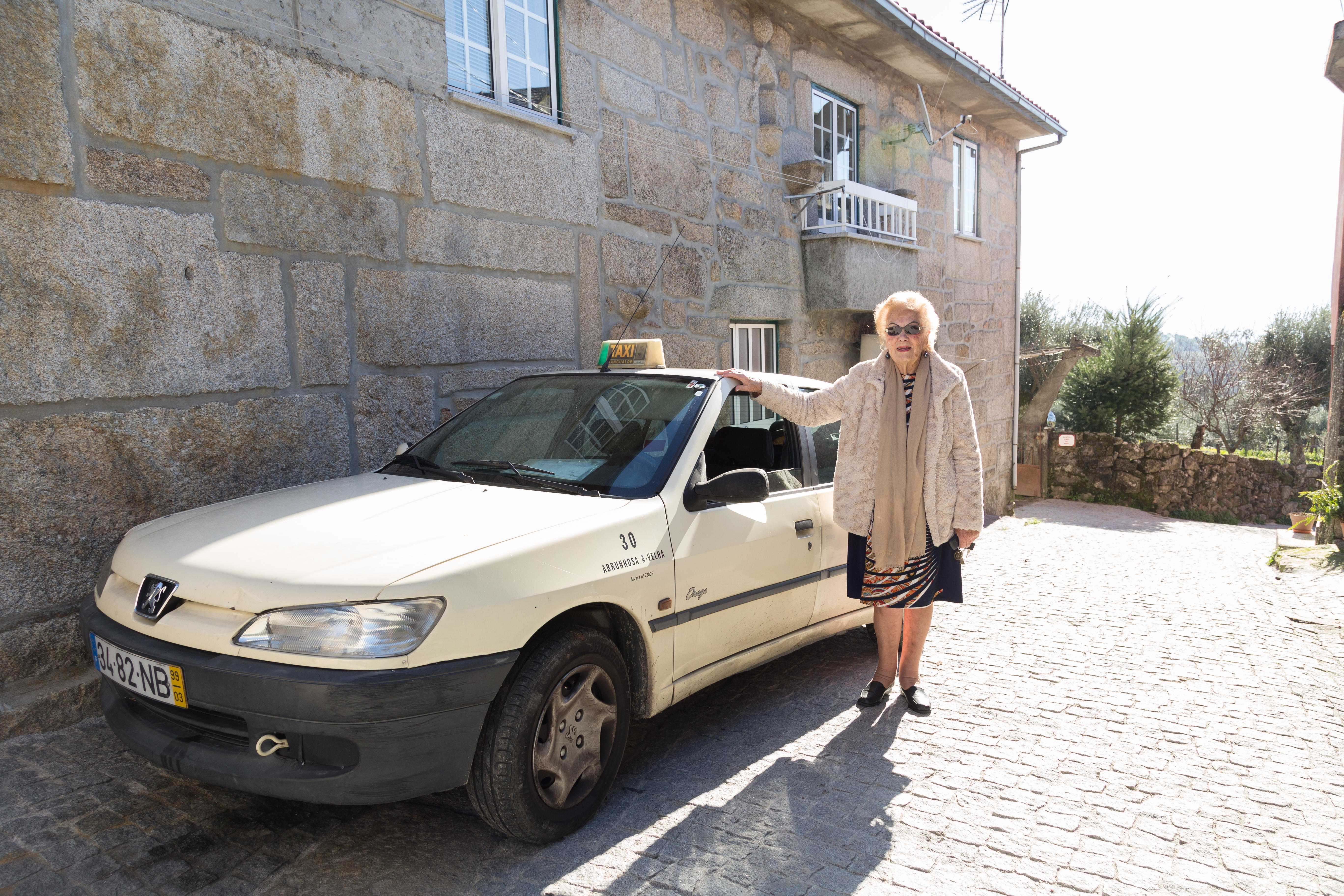 Mercedes de Jesus Andrade, primeira mulher taxista de Mangualde